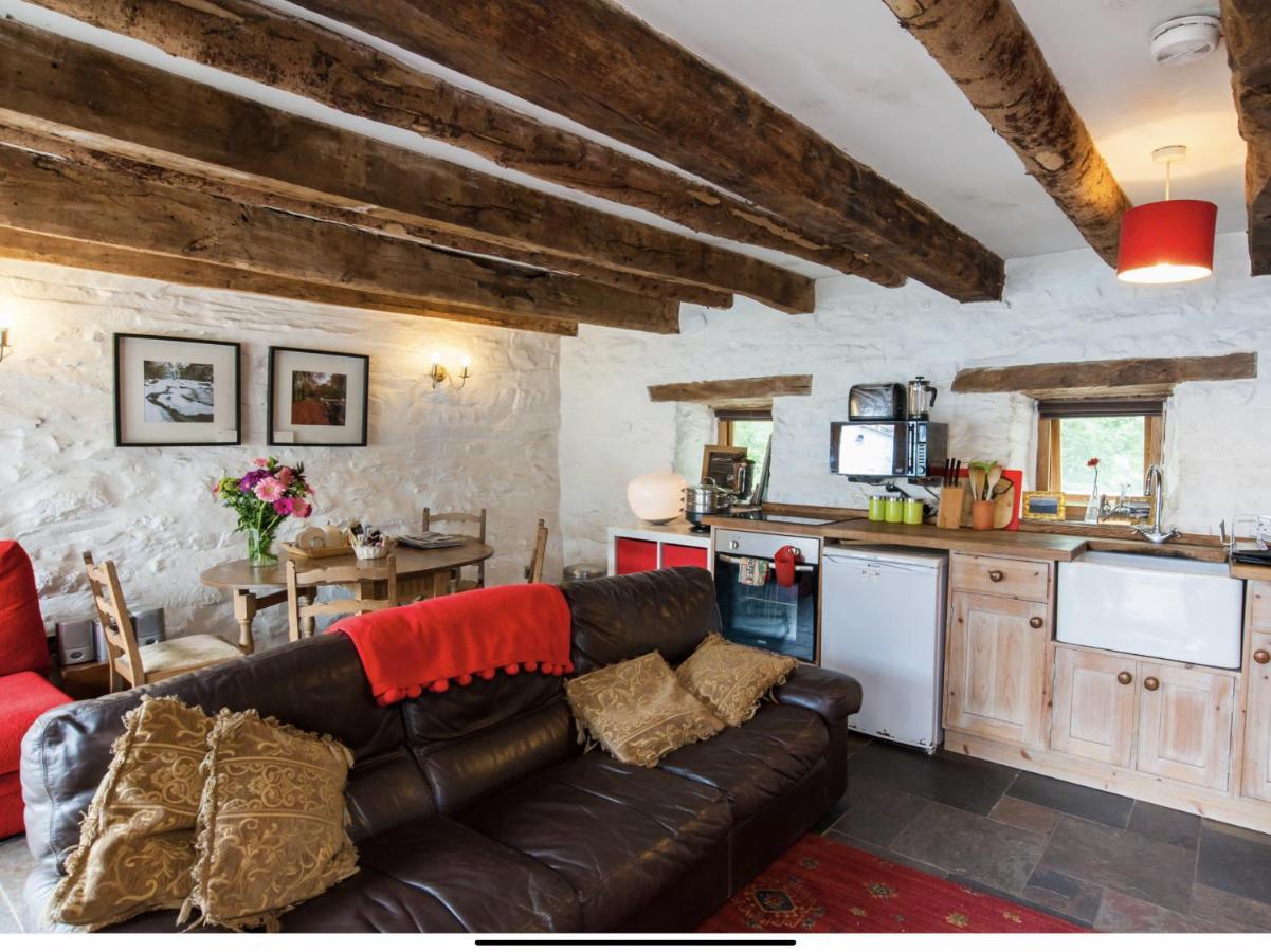 Ty Fferm Hen, Ancient Farmhouse, Coity Bach Talybont-on-Usk Extérieur photo