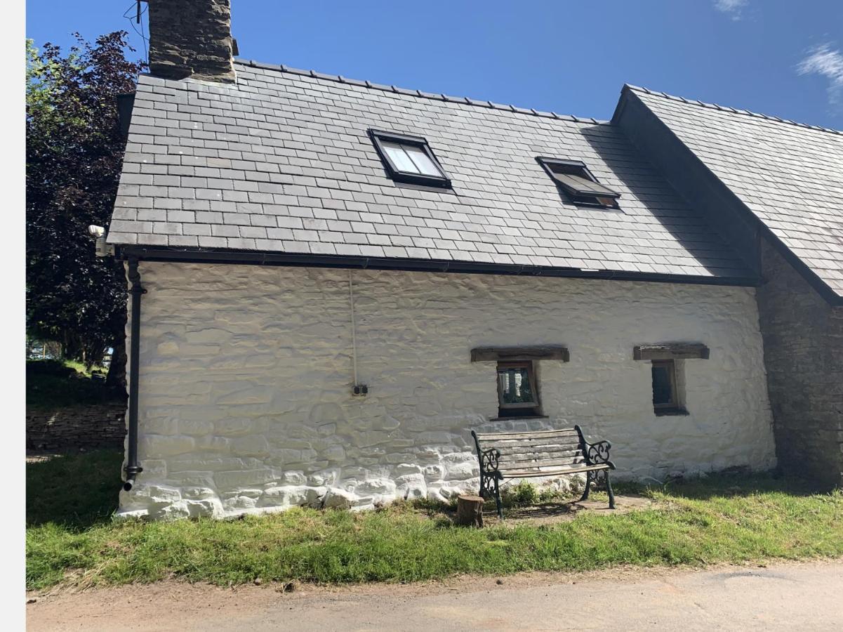 Ty Fferm Hen, Ancient Farmhouse, Coity Bach Talybont-on-Usk Extérieur photo