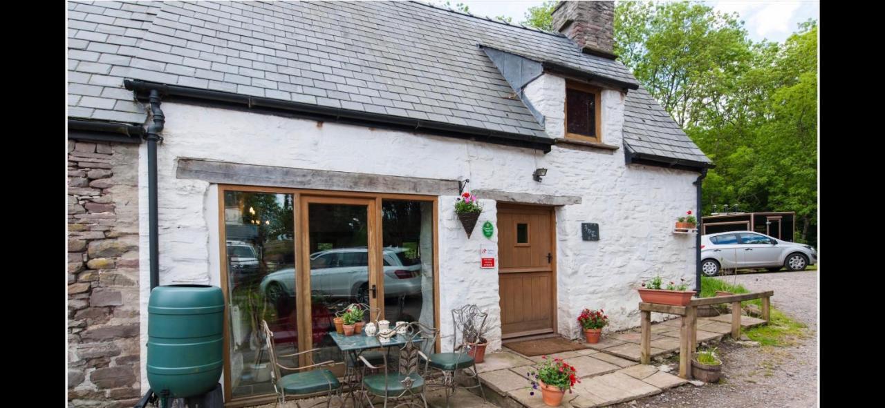 Ty Fferm Hen, Ancient Farmhouse, Coity Bach Talybont-on-Usk Extérieur photo