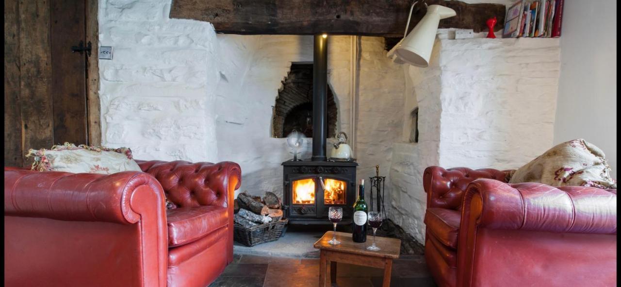 Ty Fferm Hen, Ancient Farmhouse, Coity Bach Talybont-on-Usk Extérieur photo